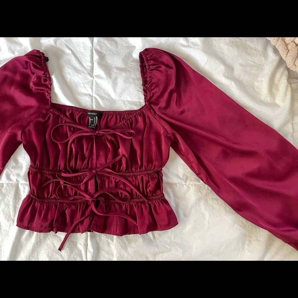 NWOT FOREVER 21 RUCHED STRINGY TOP